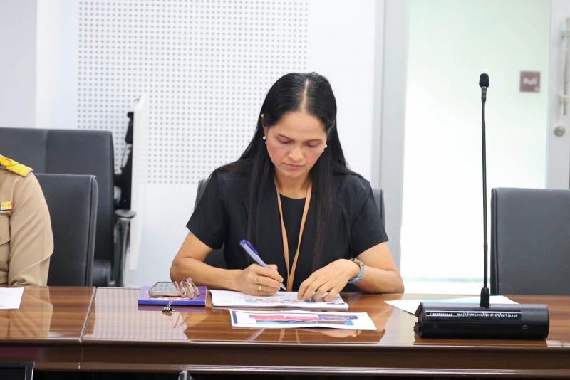 นางสาวสุนีย์ ศรีส�