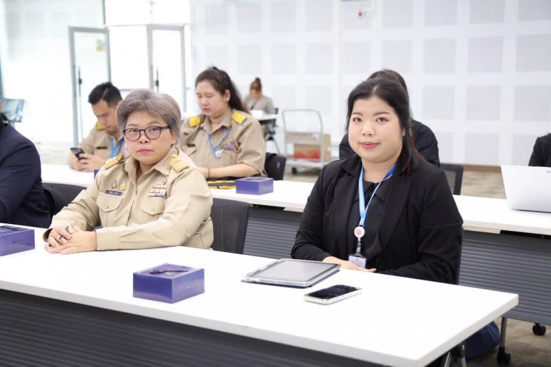 นางสาวสุนีย์ ศรีส�