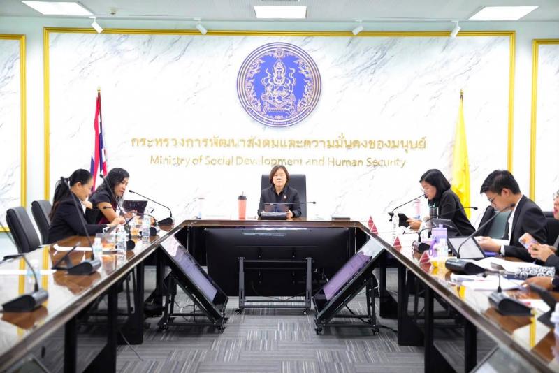 นางสาวสุนีย์ ศรีส�