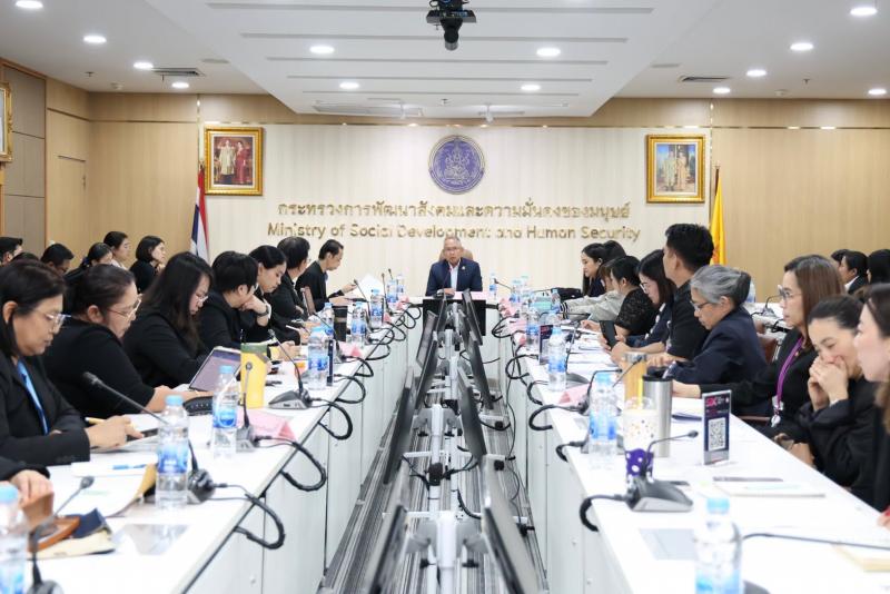 ปลัด พม. เป็นประธา�