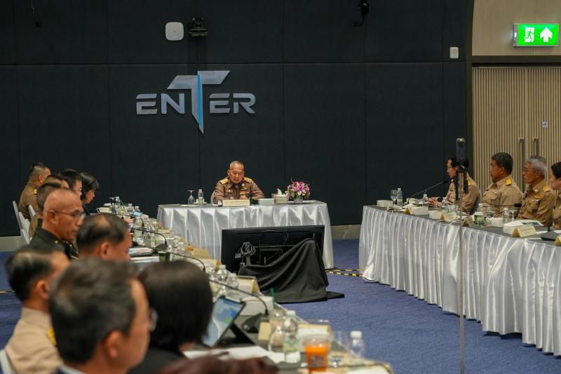 ปลัด พม. ร่วมประชุ�