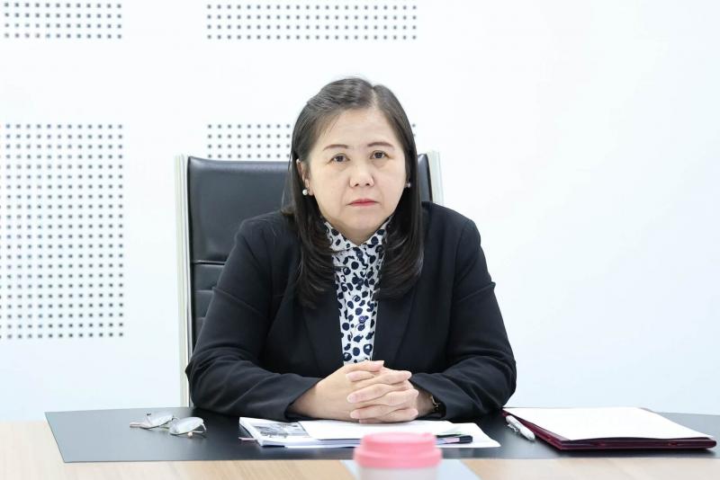 นางศิริลักษณ์ มีม�
