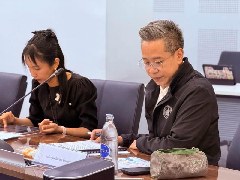นางศิริลักษณ์ มีม�