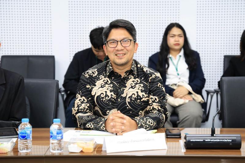 นางเตือนใจ คงสมบั�