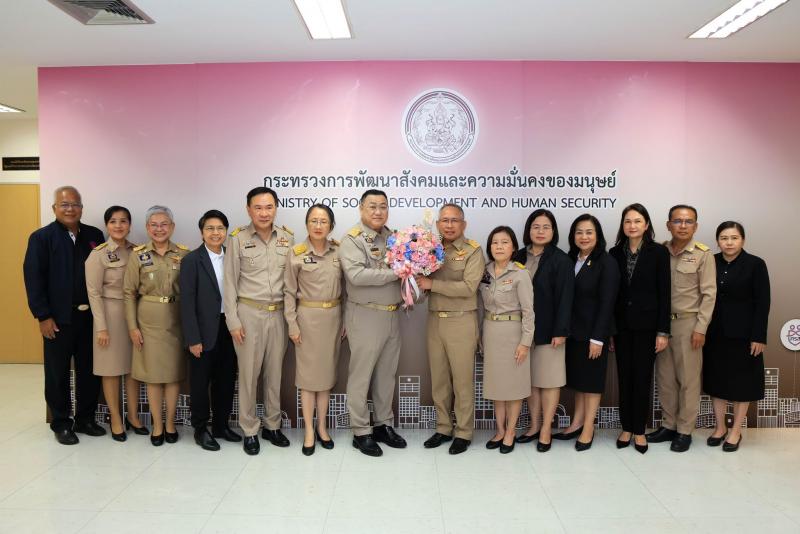 ร่วมแสดงความยินด�