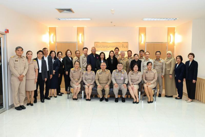 ร่วมแสดงความยินด�