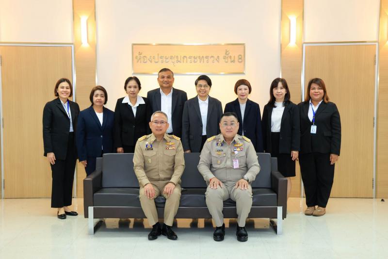 ร่วมแสดงความยินด�
