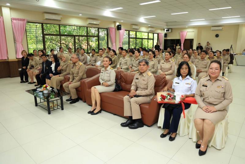 (ปลัด พม.) เป็นประธา
