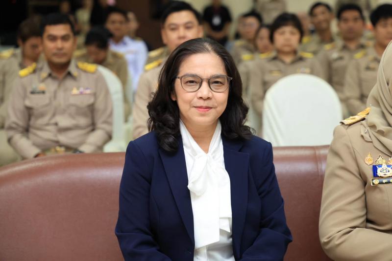 (ปลัด พม.) เป็นประธา