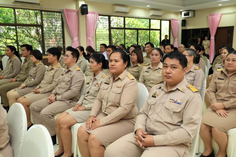 (ปลัด พม.) เป็นประธา