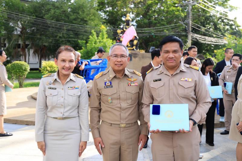 (ปลัด พม.) เป็นประธา