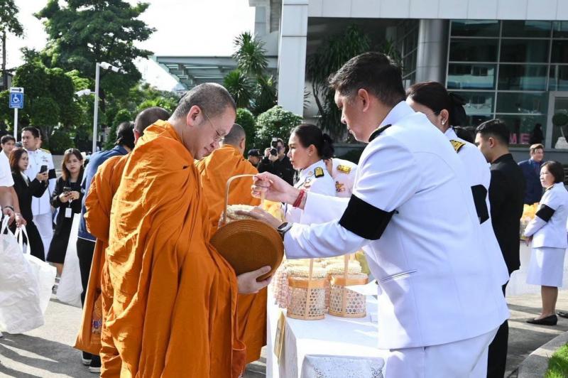 รมว.นิกร โสมกลาง น�