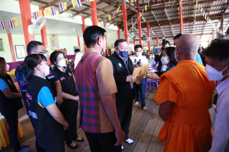 รมว.พม. ลงพื้นที่เ�