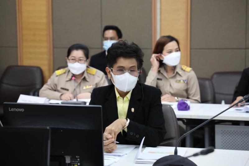 รมว.พม.ให้ Ms.kanni จากUN �