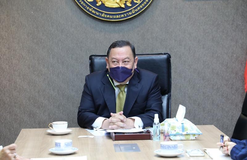 รมว.พม.ให้การต้อนร