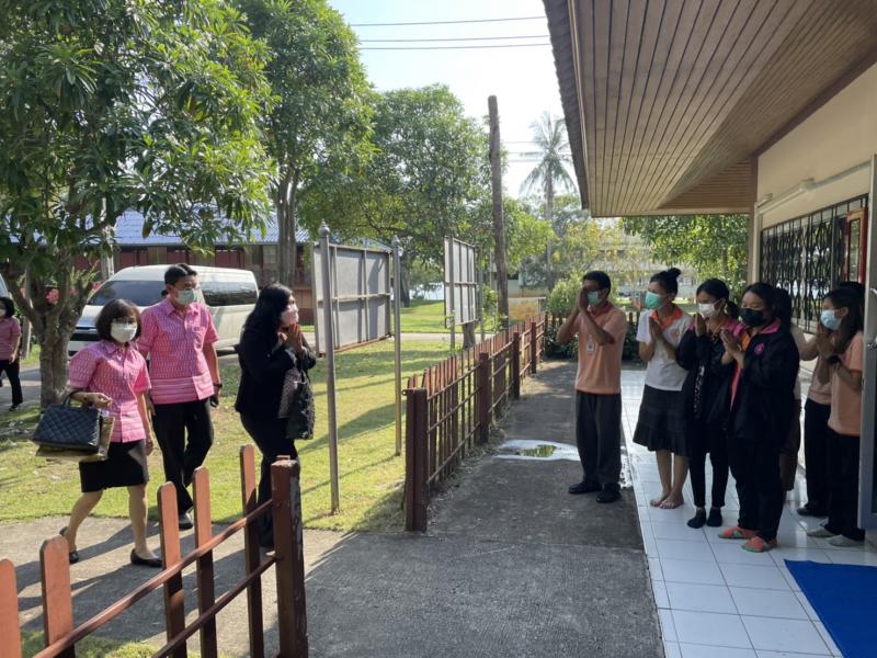 ผต.พม.พบผู้ว่าราชก