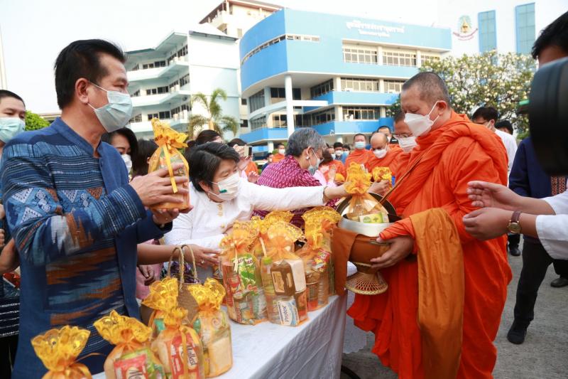 ปลัดพม.พร้อมคณะผู�