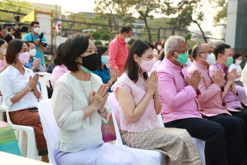 ปลัดพม.พร้อมคณะผู�