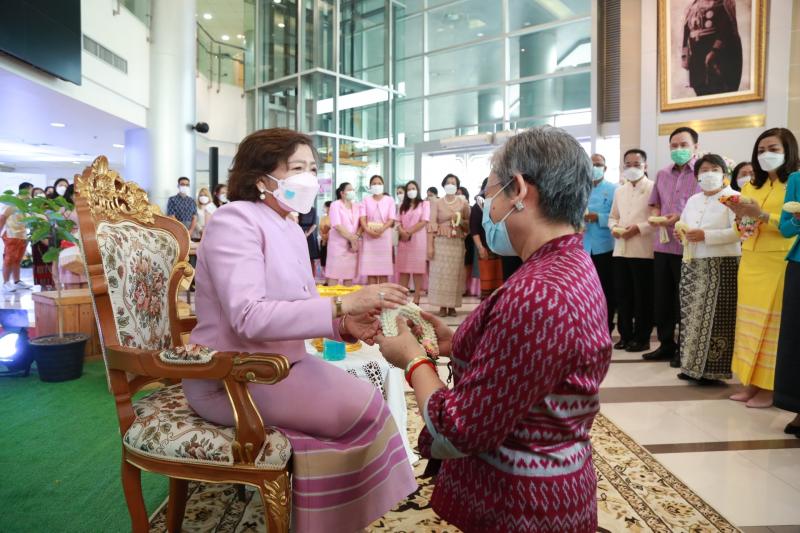 ปลัดพม. ให้ผู้บริห