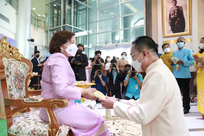 ปลัดพม. ให้ผู้บริห