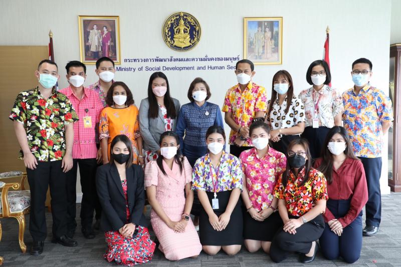 ปลัดพม. ให้ผู้บริห