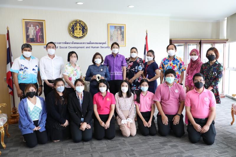 ปลัดพม. ให้ผู้บริห