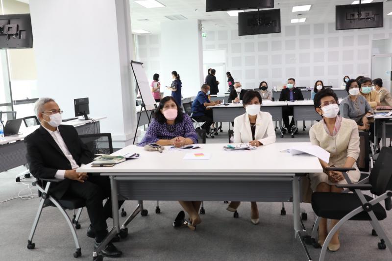 รองปลัดพม.เข้ารับ�
