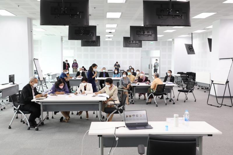 รองปลัดพม.เข้ารับ�
