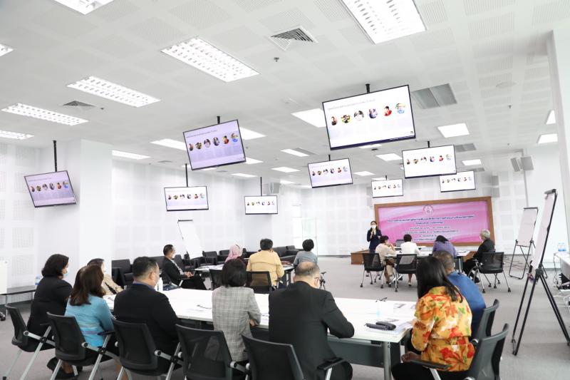 รองปลัดพม.เข้ารับ�