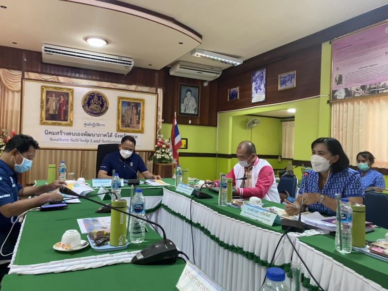 ผต.พม.ลงพื้นที่ จั�