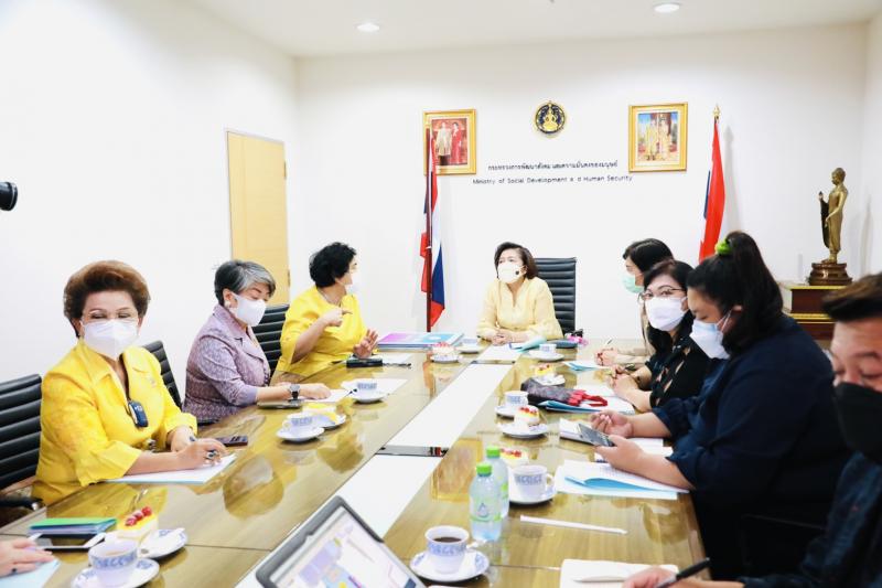ปลัดพม.ให้ประธานส�