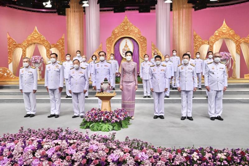 ครม.ร่วมลงนามถวาย�