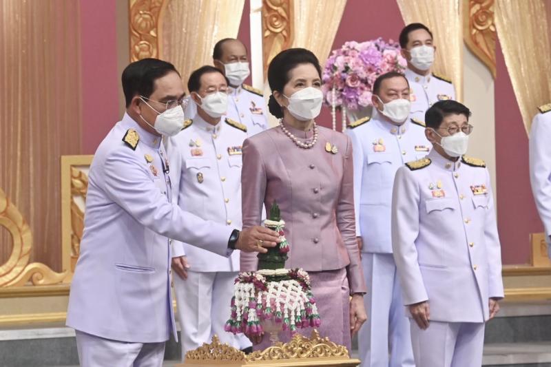 ครม.ร่วมลงนามถวาย�