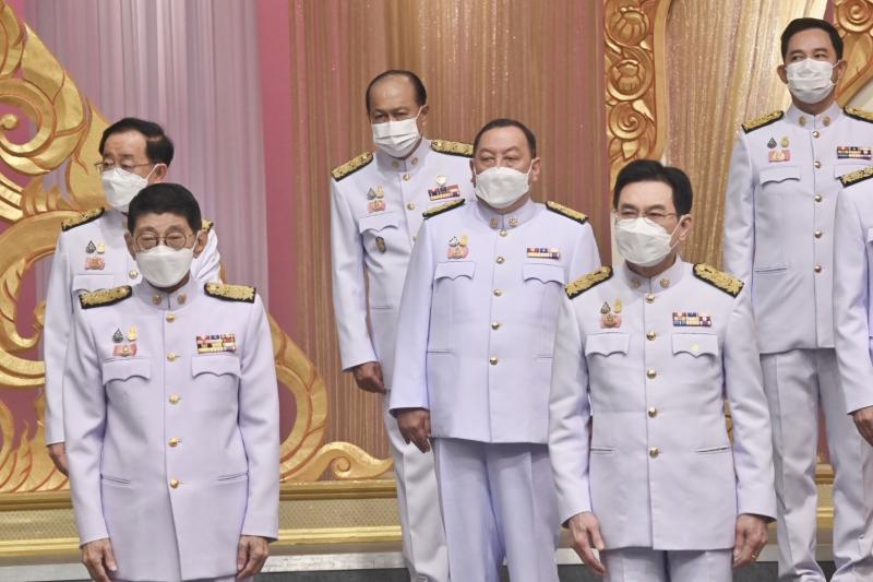 ครม.ร่วมลงนามถวาย�