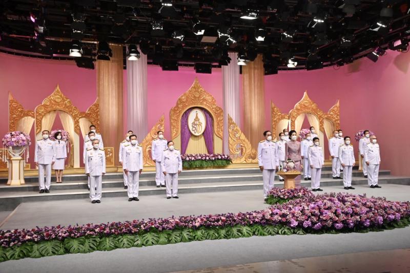 ครม.ร่วมลงนามถวาย�