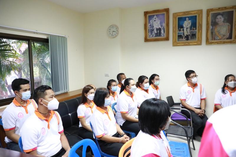 รมว.พม. และคณะผู้บ�
