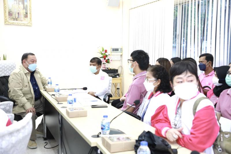 รมว.พม. และคณะผู้บ�