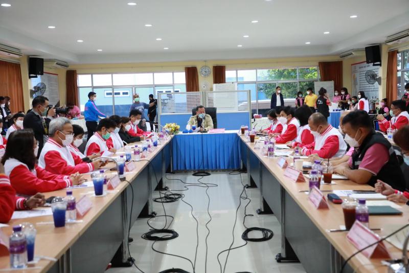 รมว.พม.พร้อมด้วยคณ