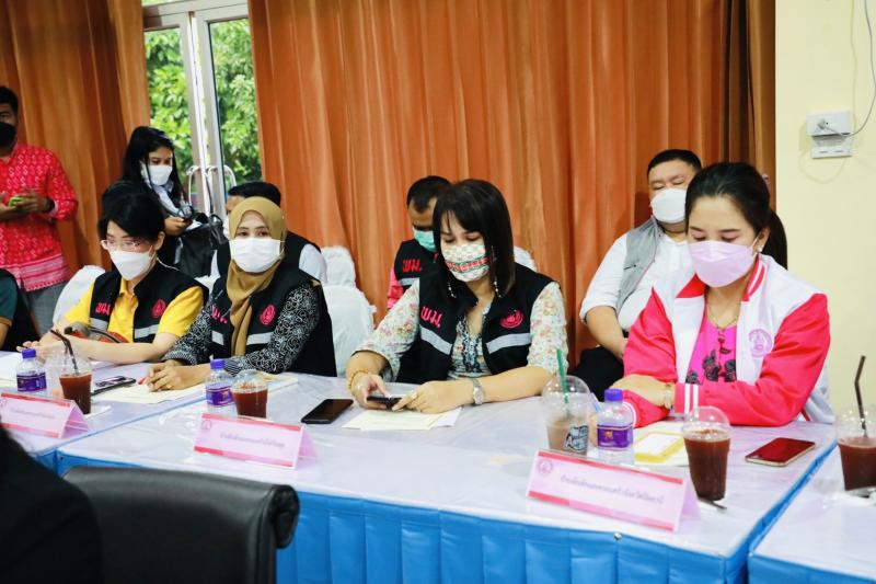 รมว.พม.พร้อมด้วยคณ