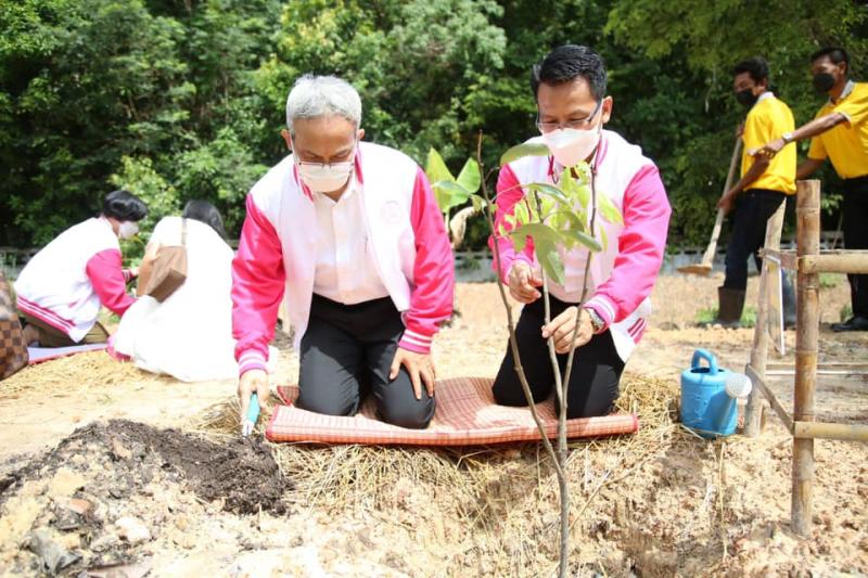 ปลัดพม.ลงพื้นที่จ�