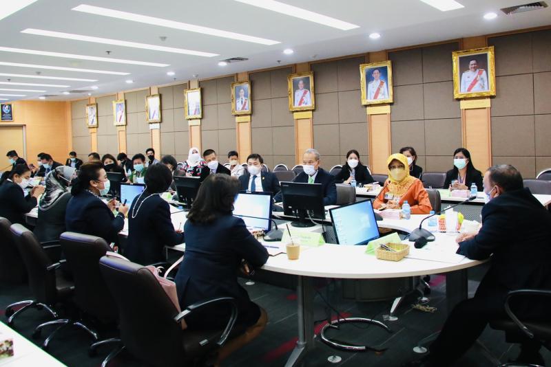 รมว.พม.ให้การต้อนร