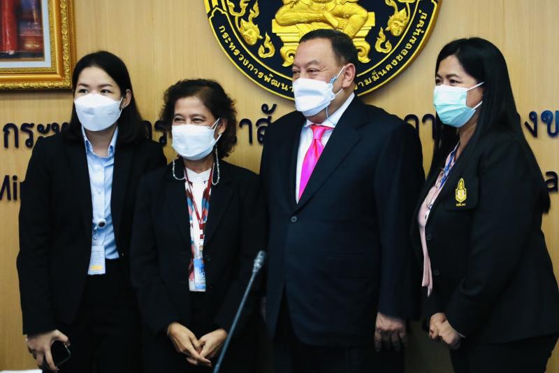 รมว.พม.ให้การต้อนร