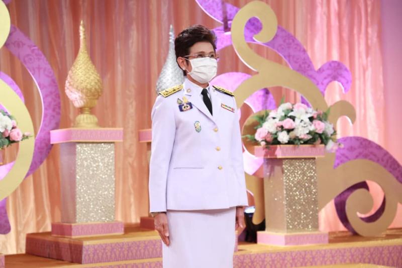 รมว.พม.พร้อมด้วยคณ