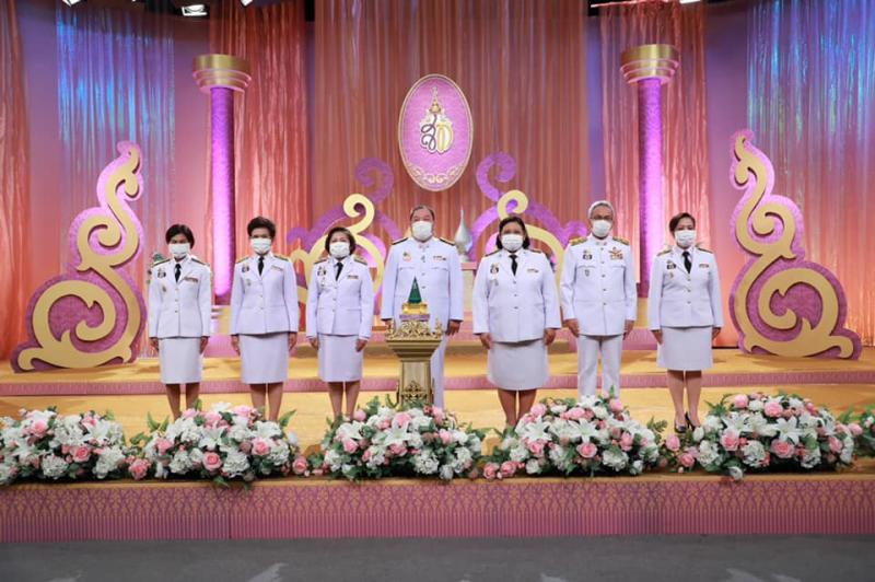 รมว.พม.พร้อมด้วยคณ