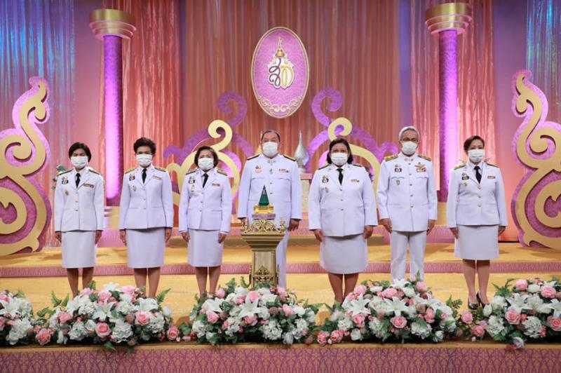 รมว.พม.พร้อมด้วยคณ