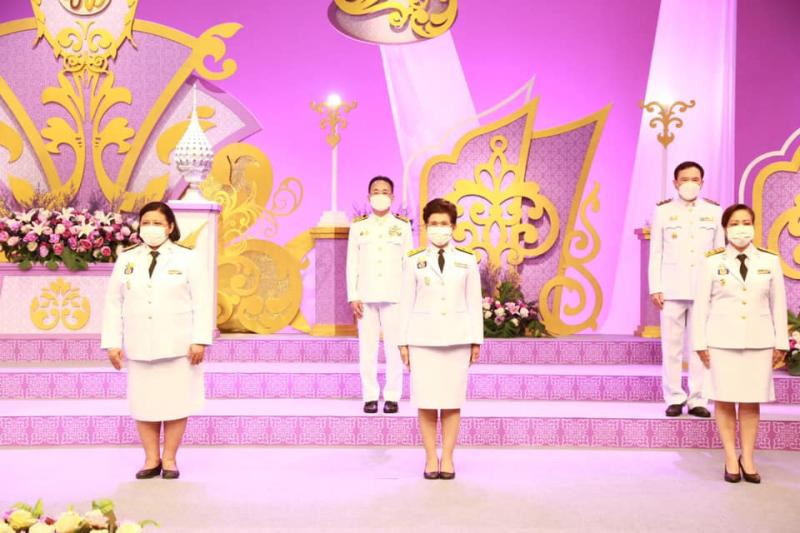 รมว.พม.พร้อมด้วยคณ