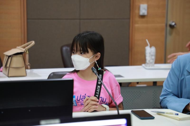 รมว.พม.ให้ทีมงาน เ�