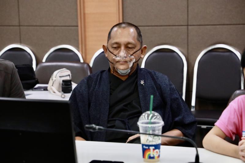 รมว.พม.ให้ทีมงาน เ�