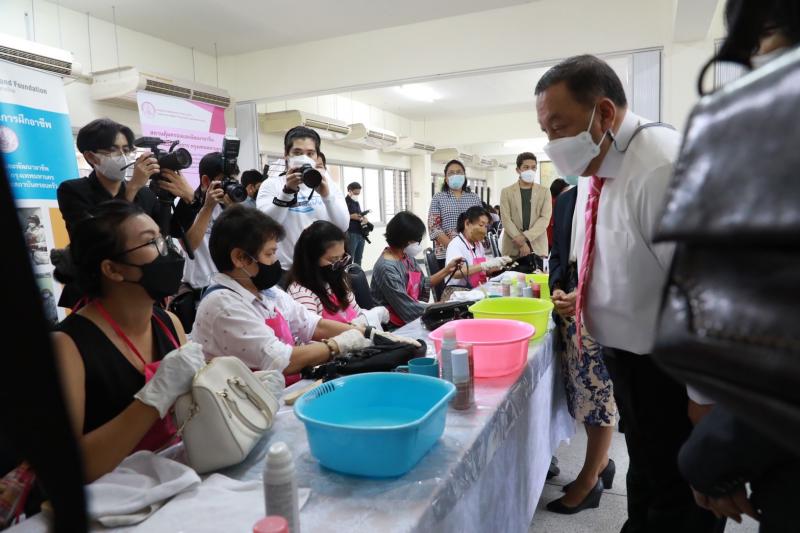 รมว.พม.เป็นประธานเ
