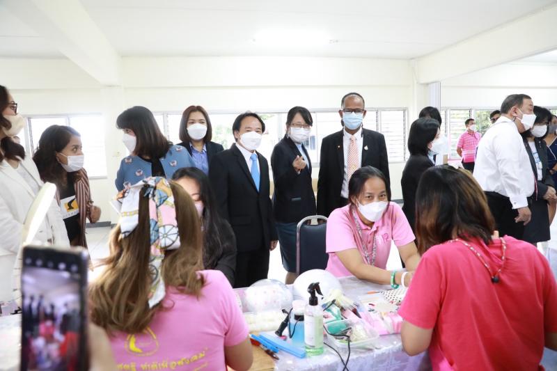 รมว.พม.เป็นประธานเ